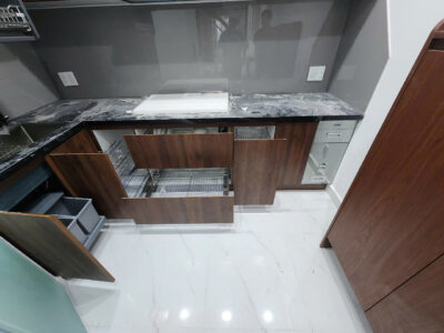 Mẫu bếp chữ L kiểu dáng hiện đại, đơn giản cho Chị Ngọc Ý, Thới An, Quận 12