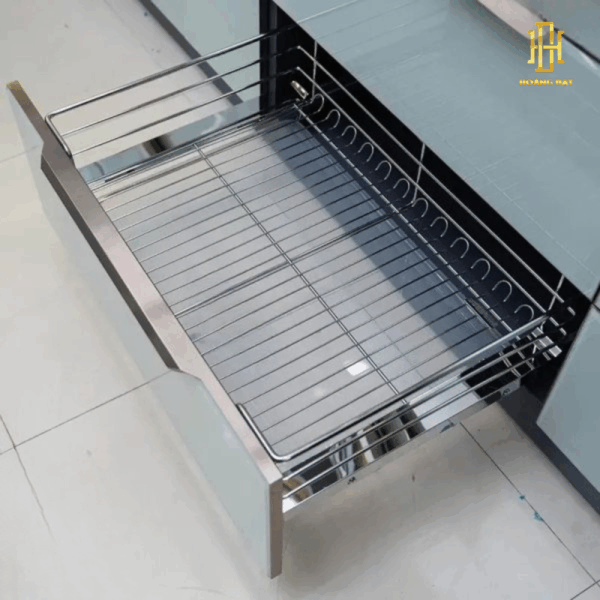 Giá xoong nồi thông minh giúp sắp xếp gọn gàng, dễ lấy và tối ưu không gian bếp, mang đến sự tiện nghi và ngăn nắp cho căn bếp hiện đại.